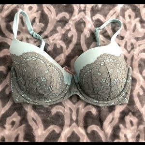 Victoria’s Secret Wired Lace Bra